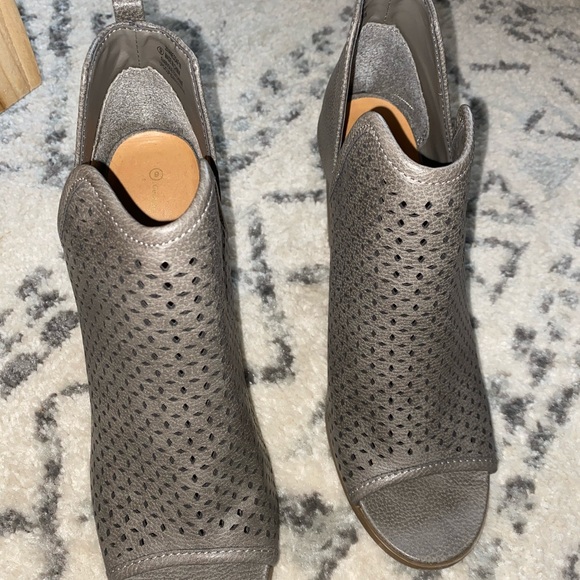 George Summer Shoes - Picture 2 of 7